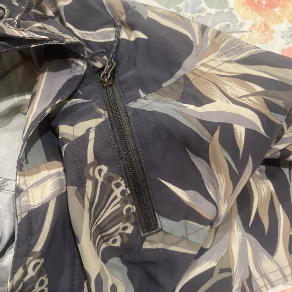 Patagonia Swim Trunks Men 30 Blue Floral Bird Of Paradise Wavefarer Board Shorts - Picture 8 of 9